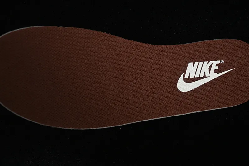 All Categories Nk SB Dunk Series Nk SB Dunk Low Low-top sneakers Nike SB Dunk Low Year of the Horse Dark brown white Low-top casual sneakers IB4417-104